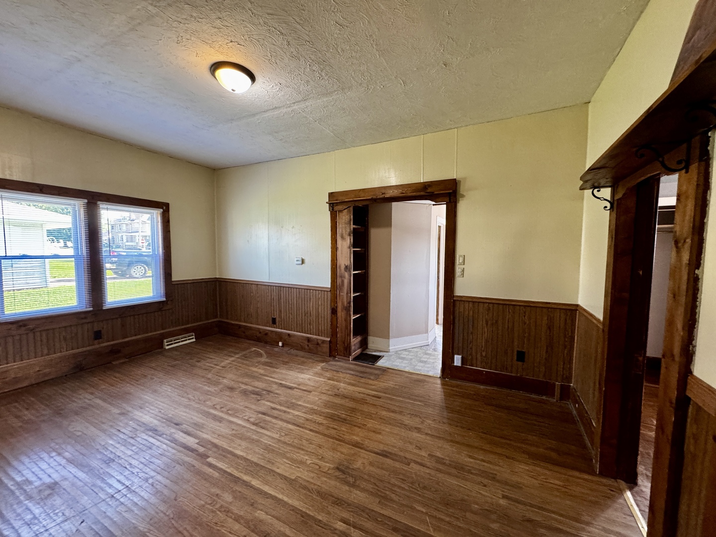 104 N Memorial Street Property Photo 4