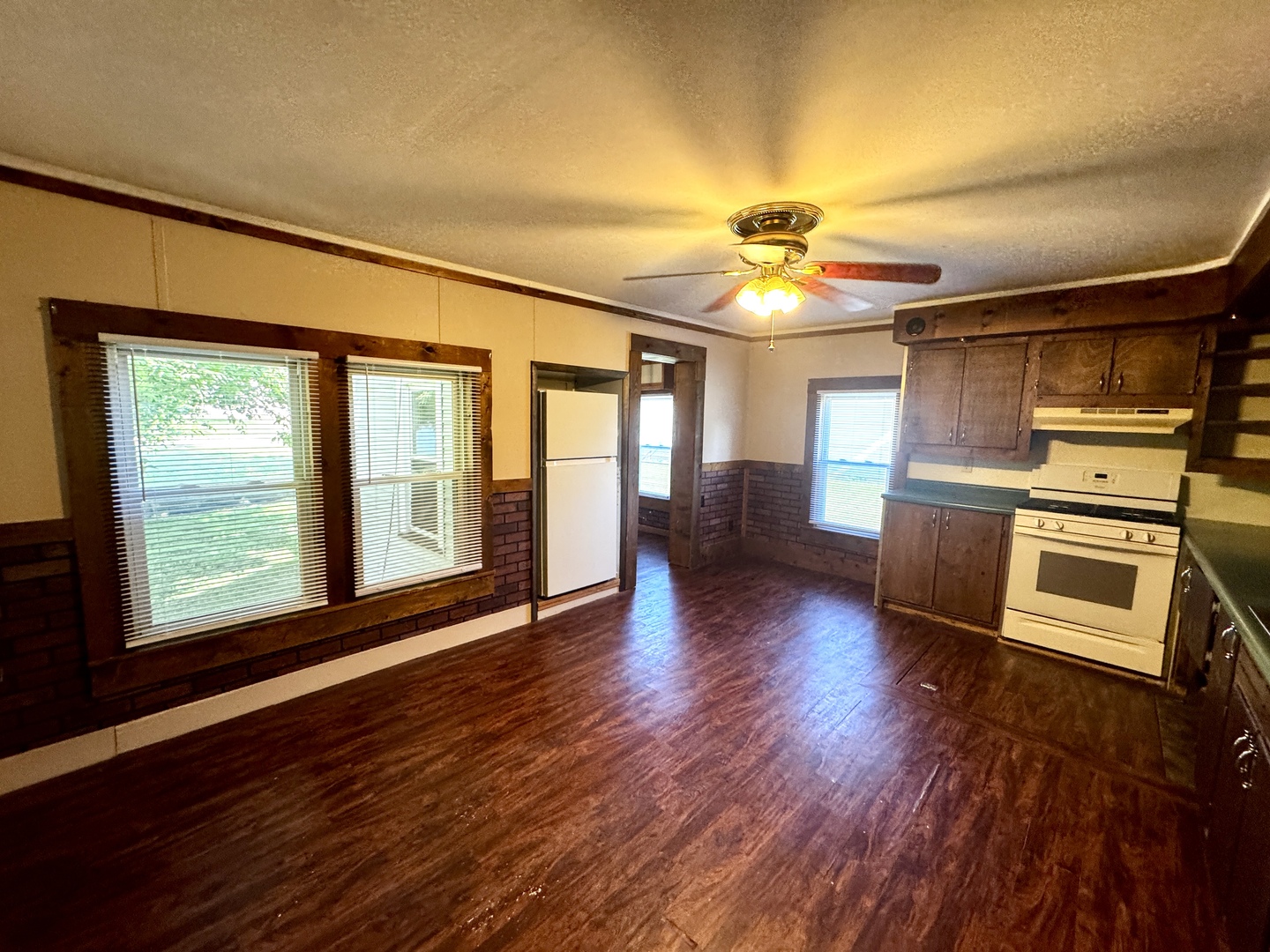 104 N Memorial Street Property Photo 6