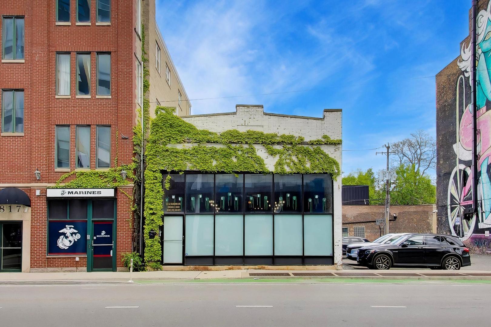 815 N Milwaukee Avenue Property Photo