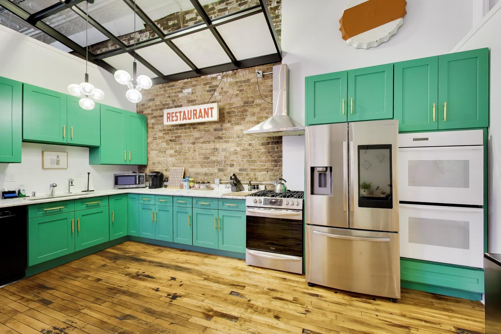 815 N Milwaukee Avenue Property Photo 19