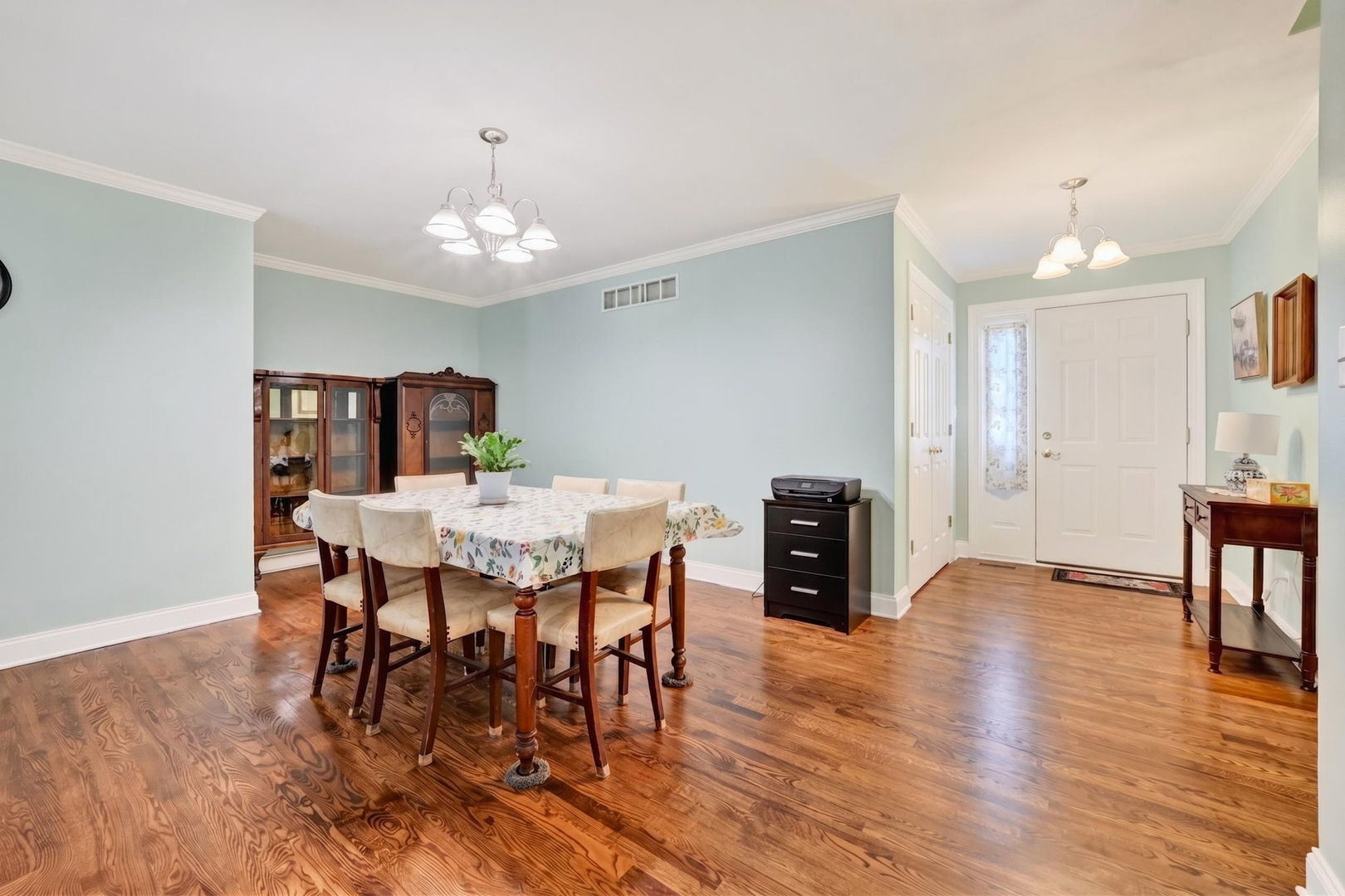673 Bayfield Drive Property Photo 4