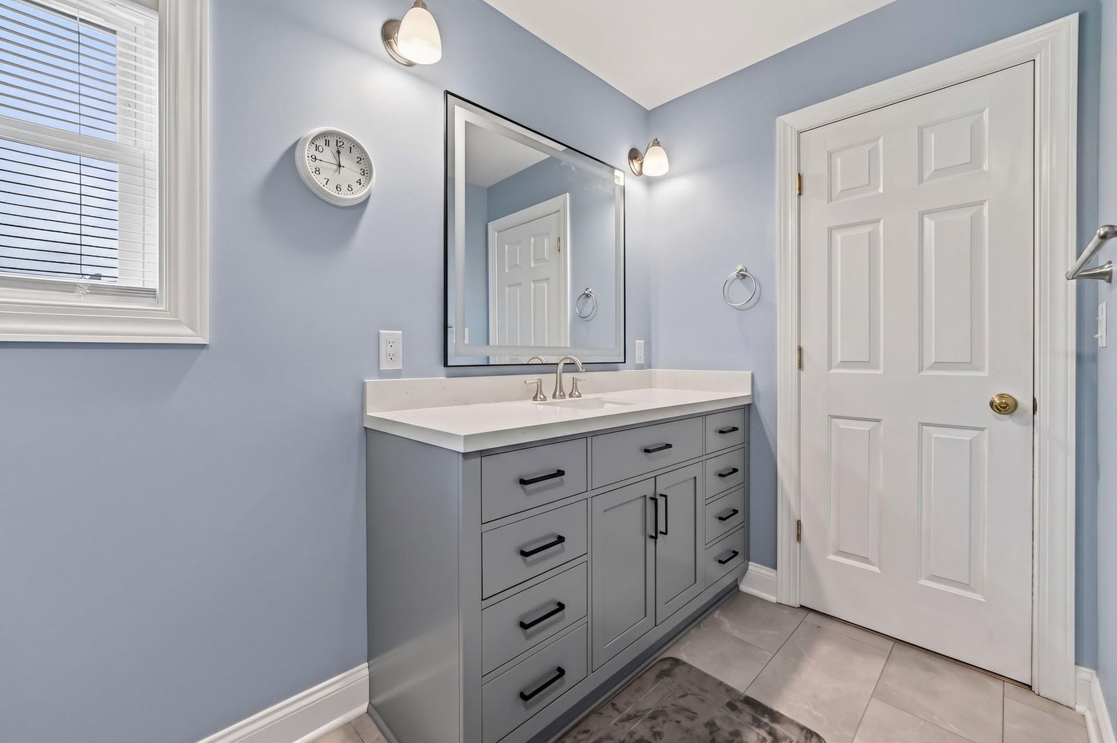 673 Bayfield Drive Property Photo 12