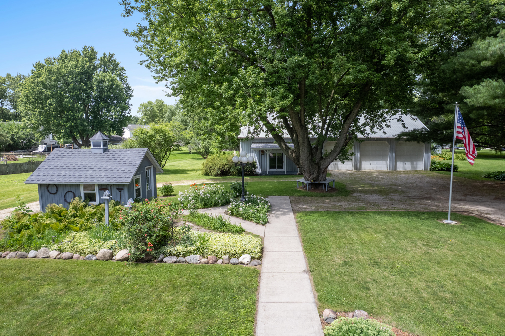 344 Flagg Street Property Photo 8