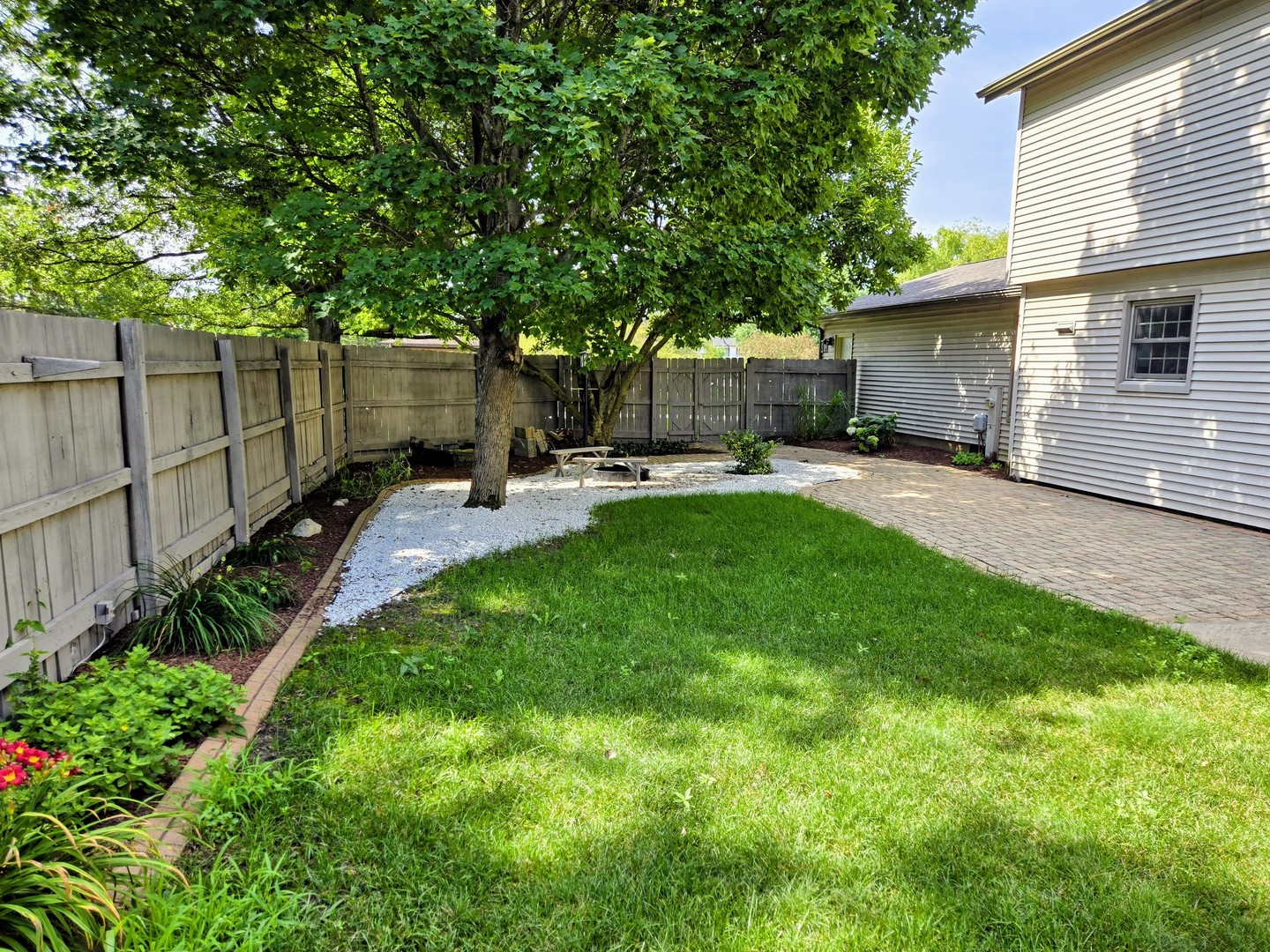 610 Dorset Circle Property Photo 5