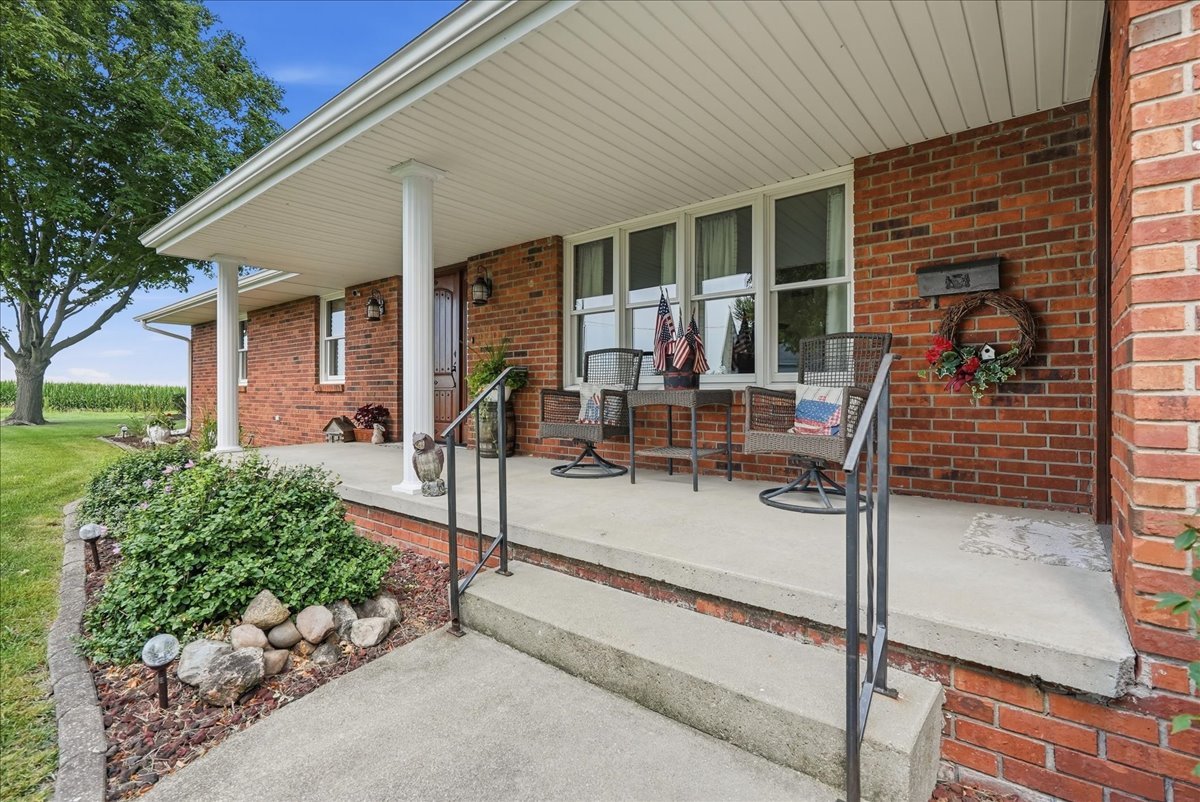 511 N Grove Street Property Photo 2