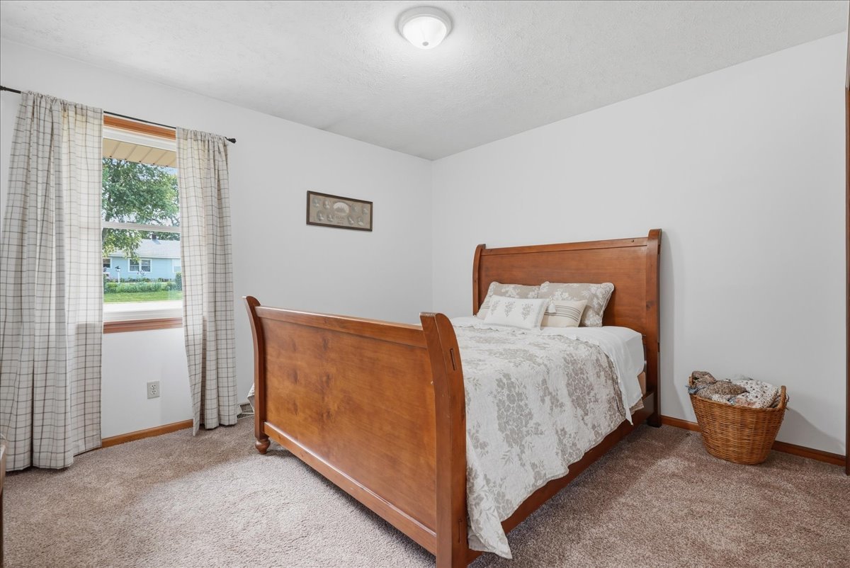 511 N Grove Street Property Photo 8