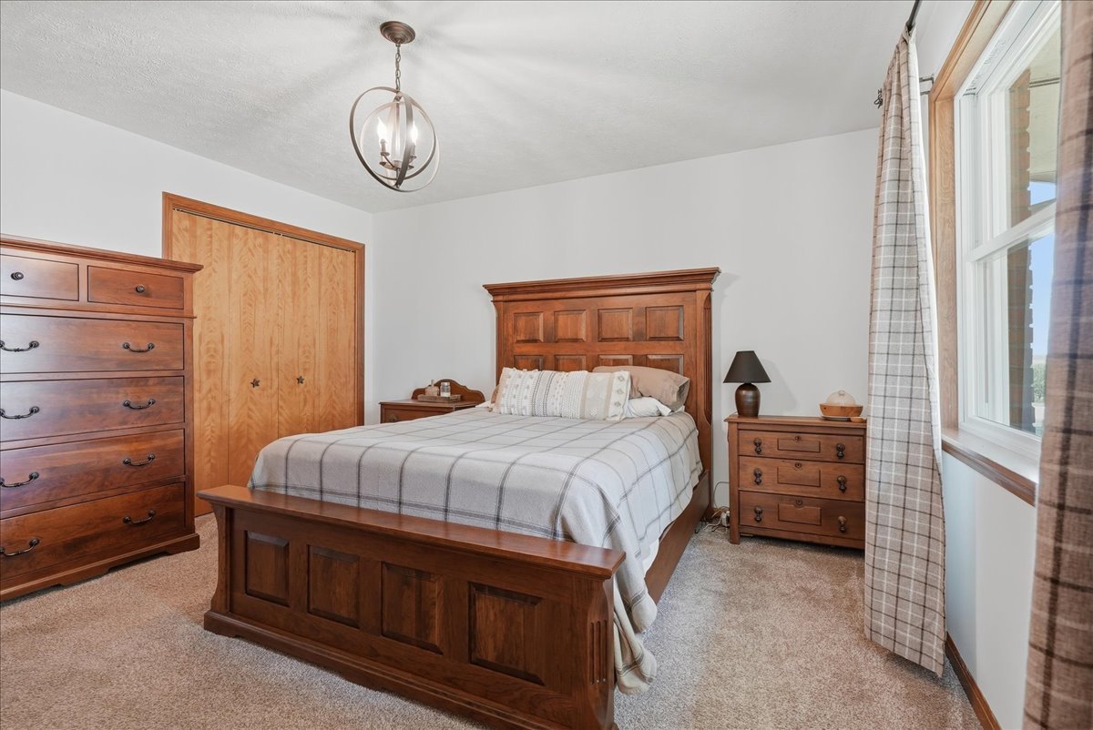 511 N Grove Street Property Photo 12
