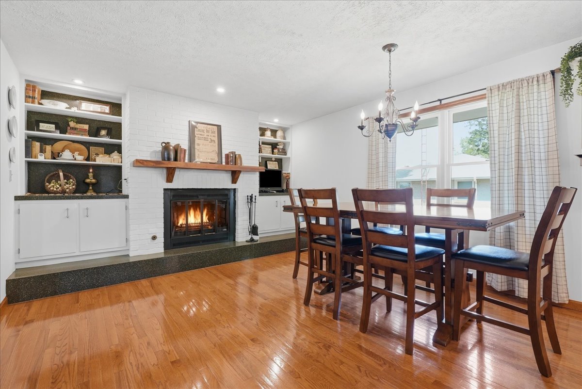 511 N Grove Street Property Photo 16