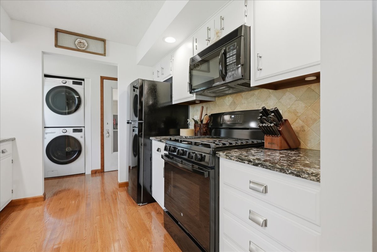 511 N Grove Street Property Photo 22
