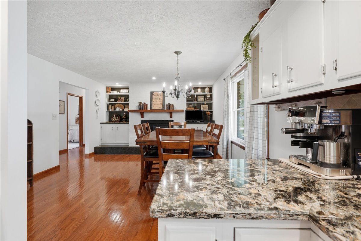 511 N Grove Street Property Photo 25