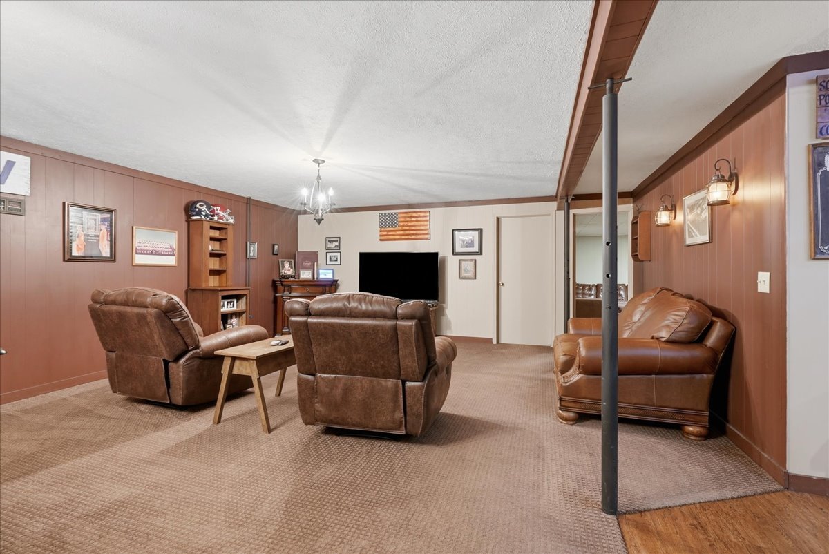 511 N Grove Street Property Photo 34