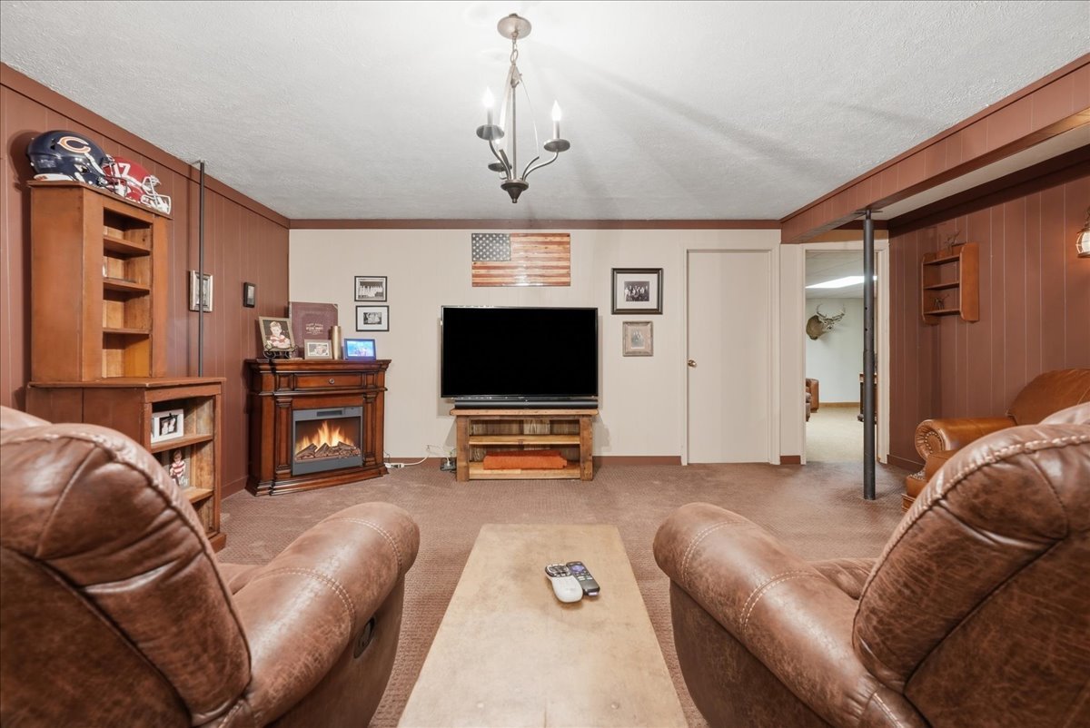 511 N Grove Street Property Photo 35