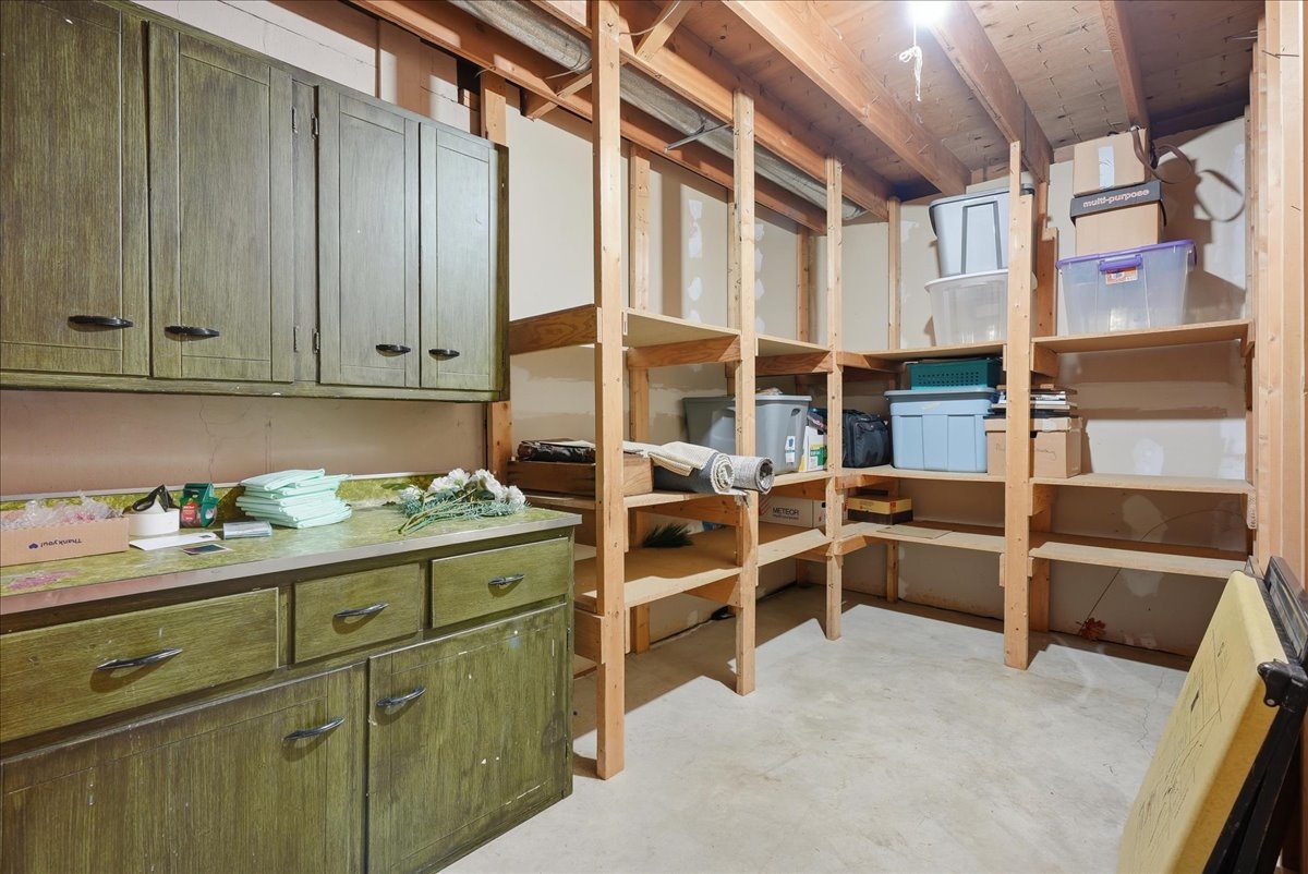 511 N Grove Street Property Photo 41