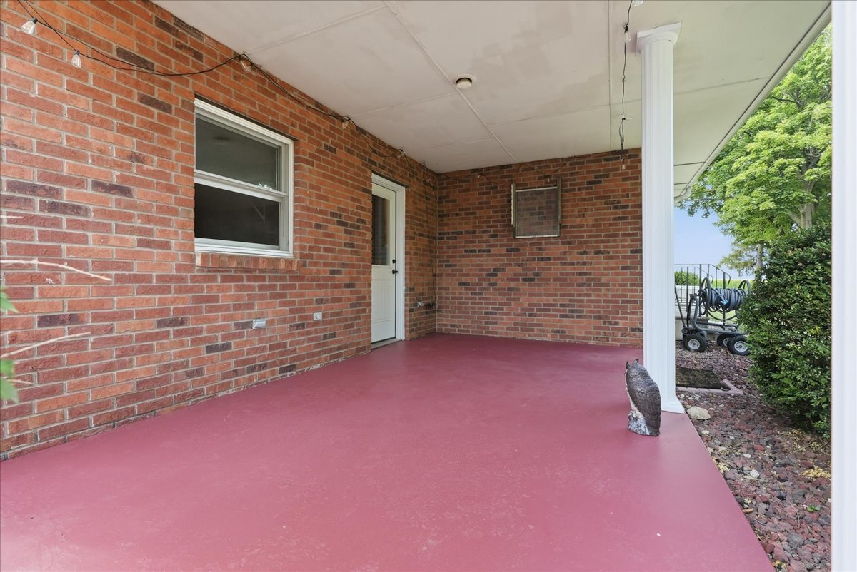 511 N Grove Street Property Photo 44