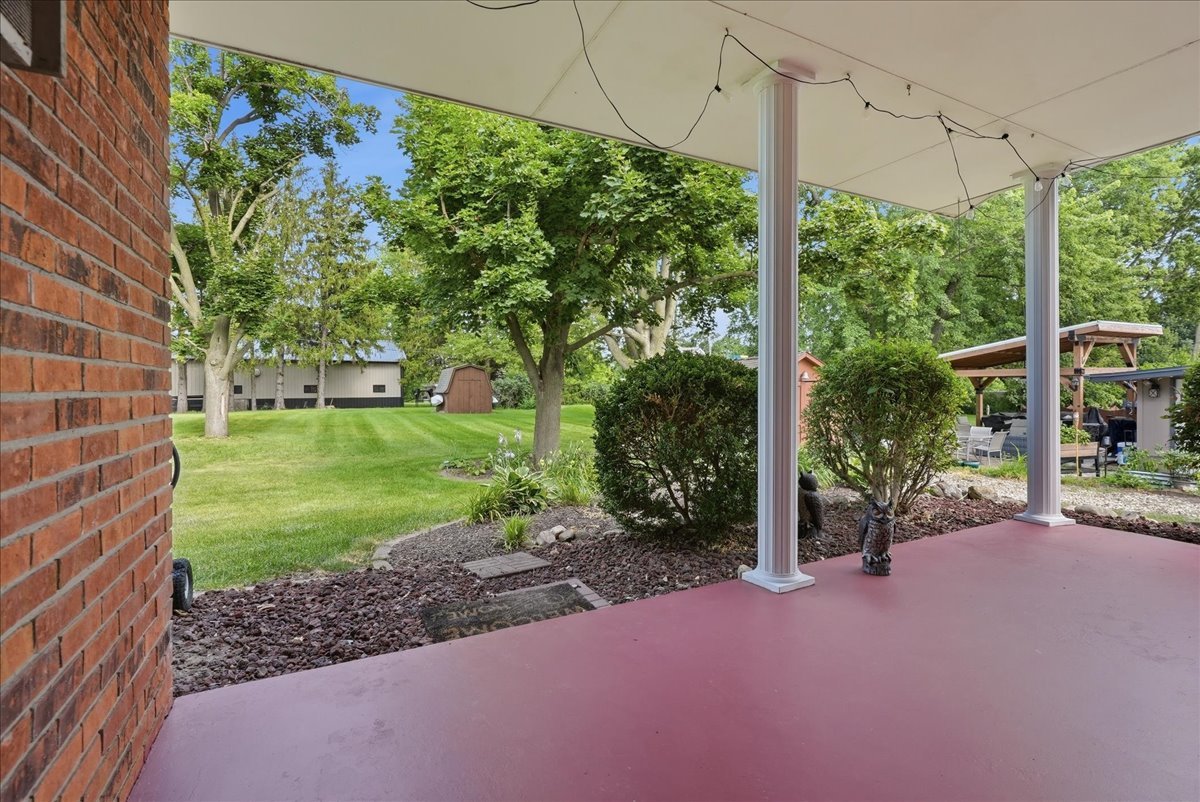 511 N Grove Street Property Photo 45