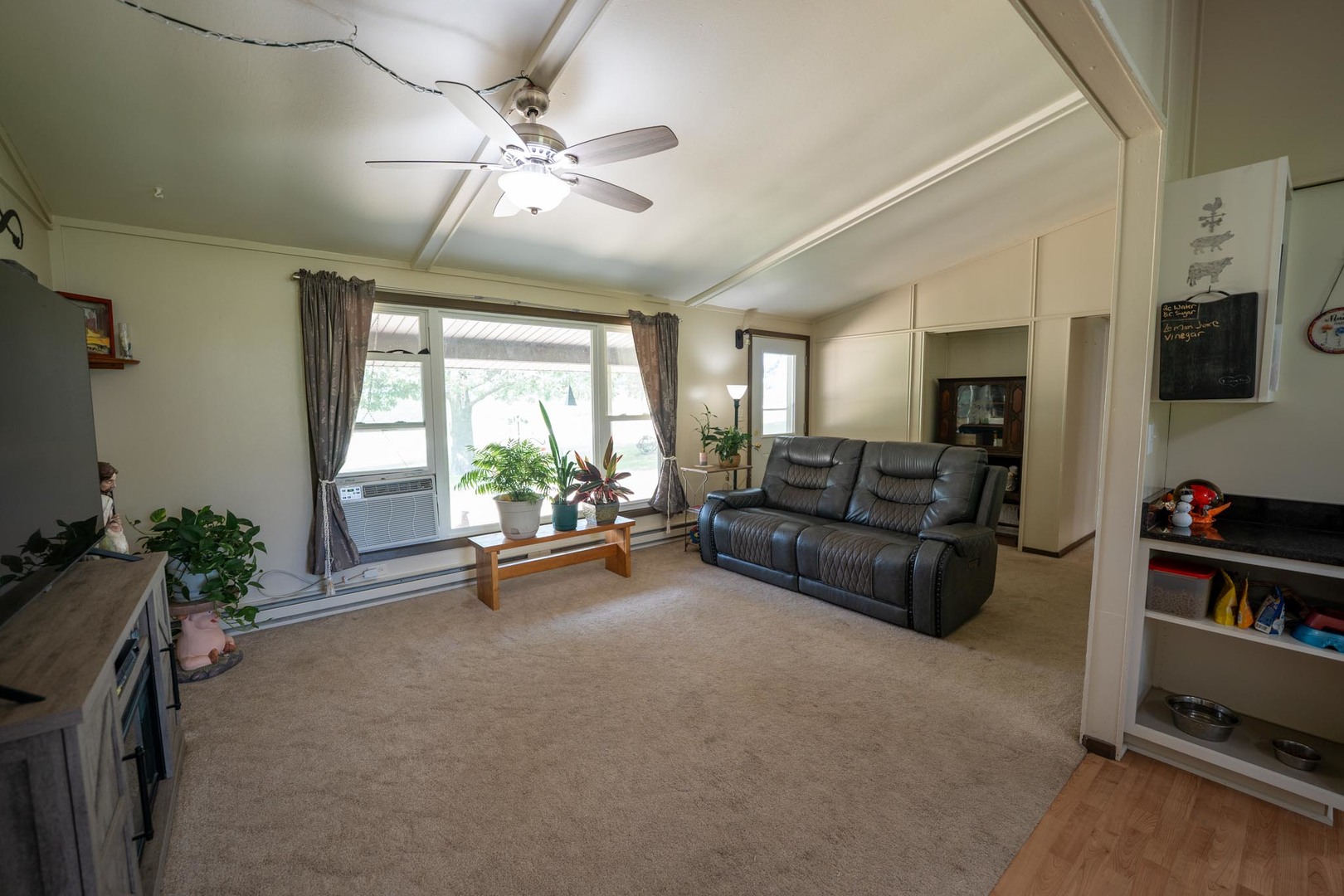 3365 N Blackhawk Road Property Photo 9