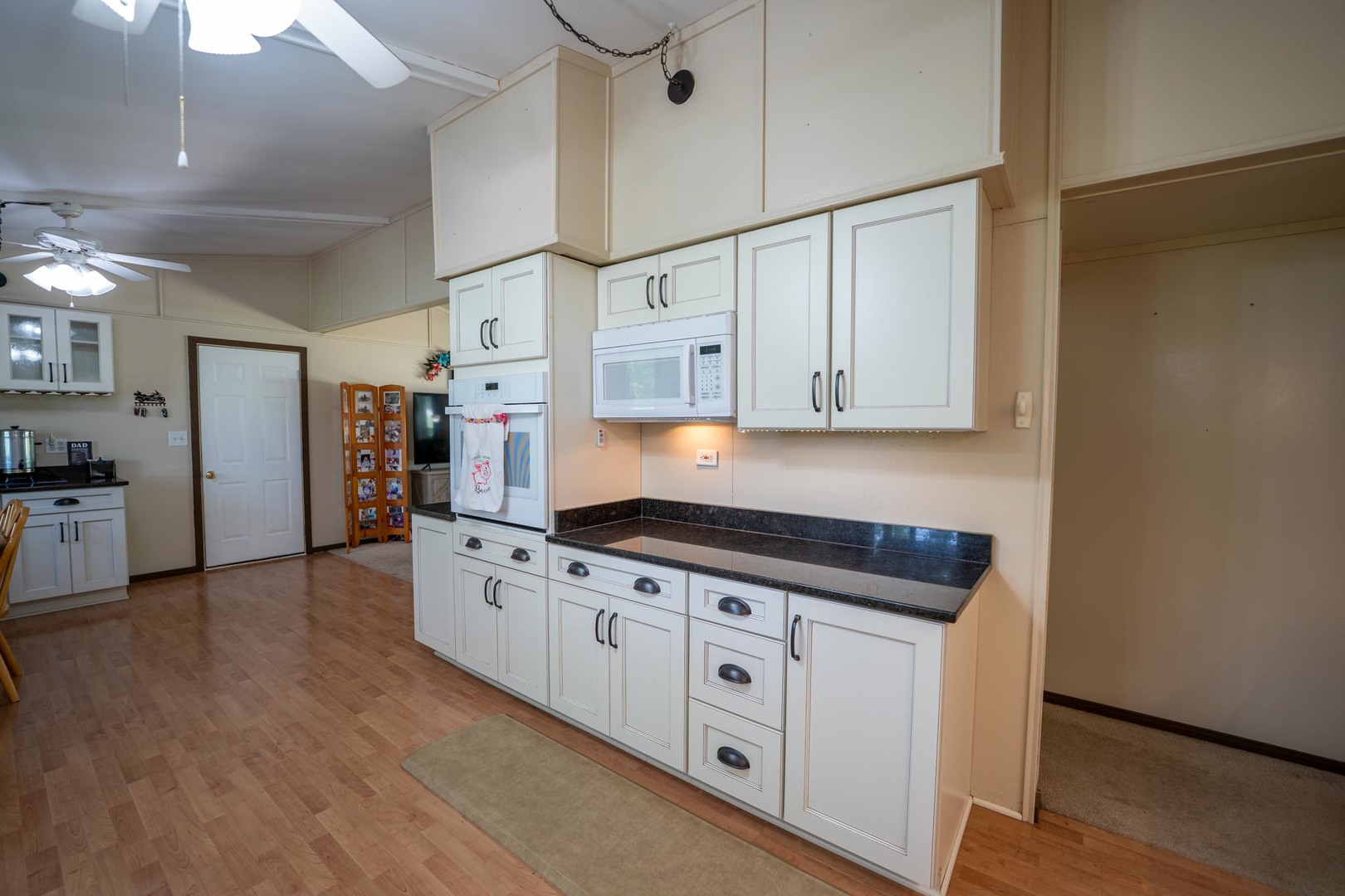 3365 N Blackhawk Road Property Photo 13