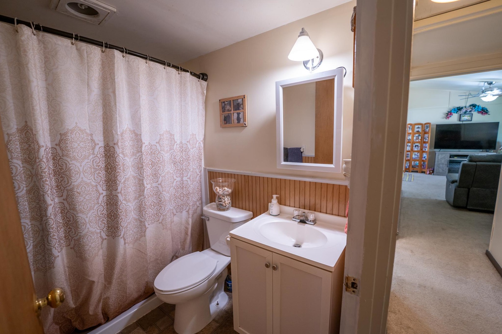 3365 N Blackhawk Road Property Photo 17