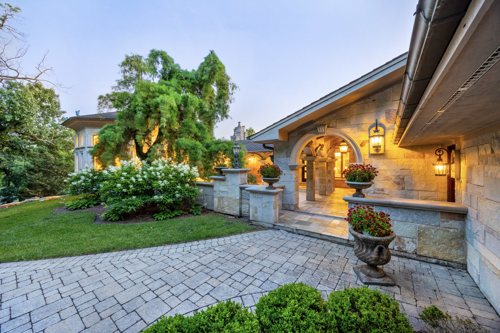 12704119 Property Photo 2