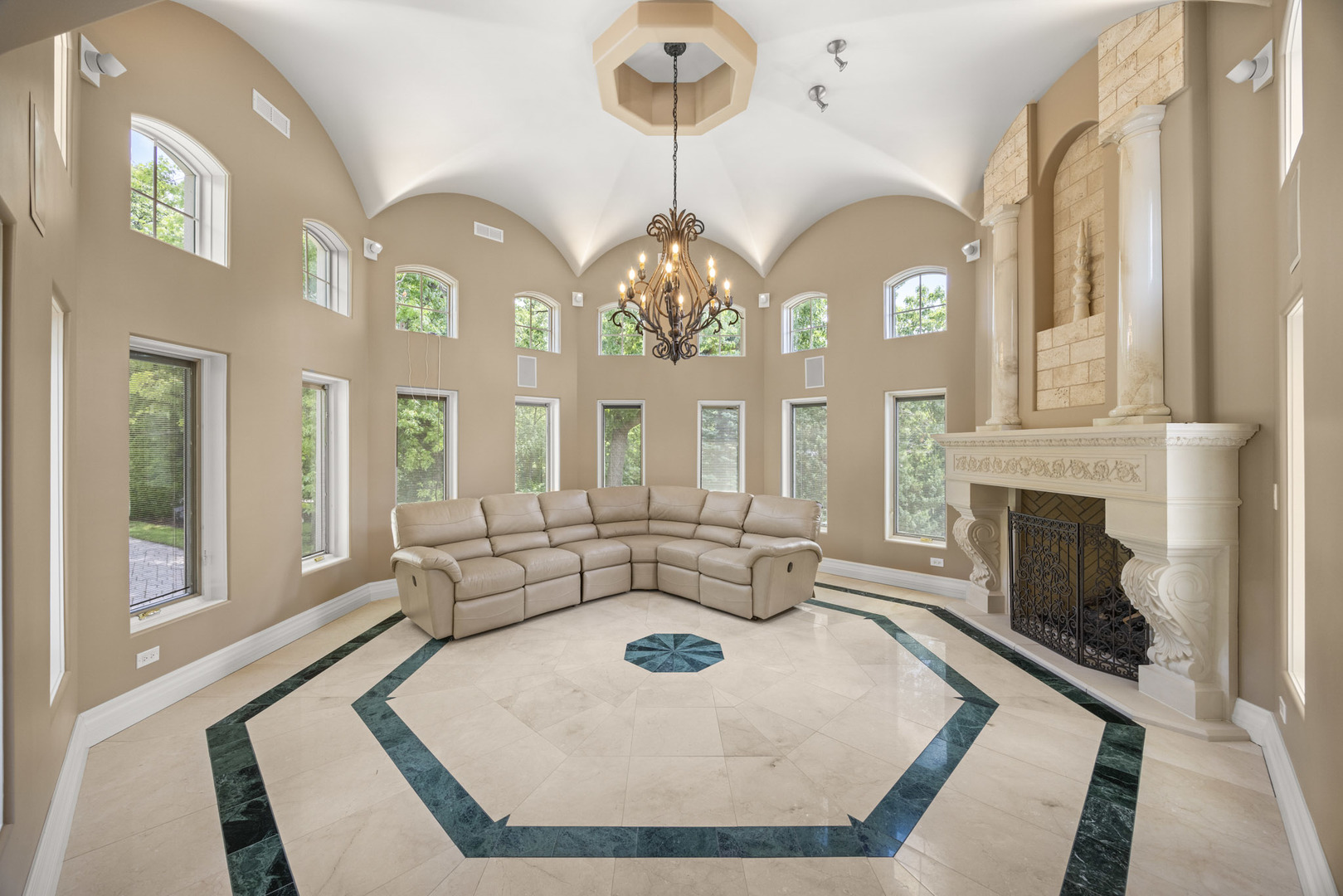 12704119 Property Photo 15