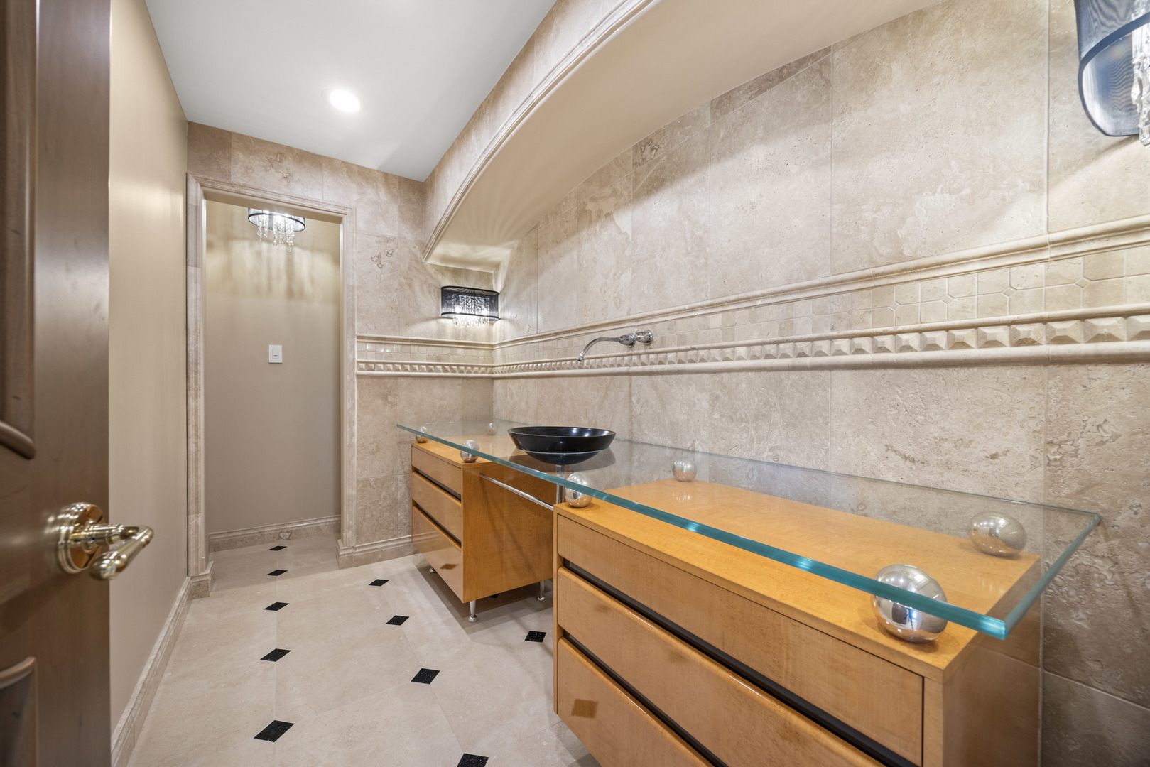 12704119 Property Photo 16