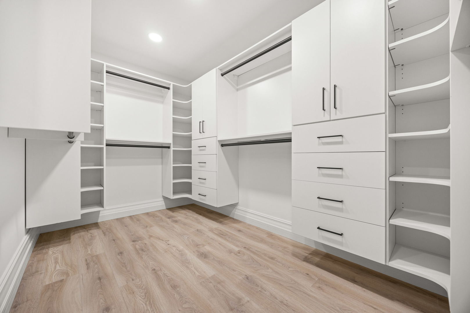 12704119 Property Photo 35