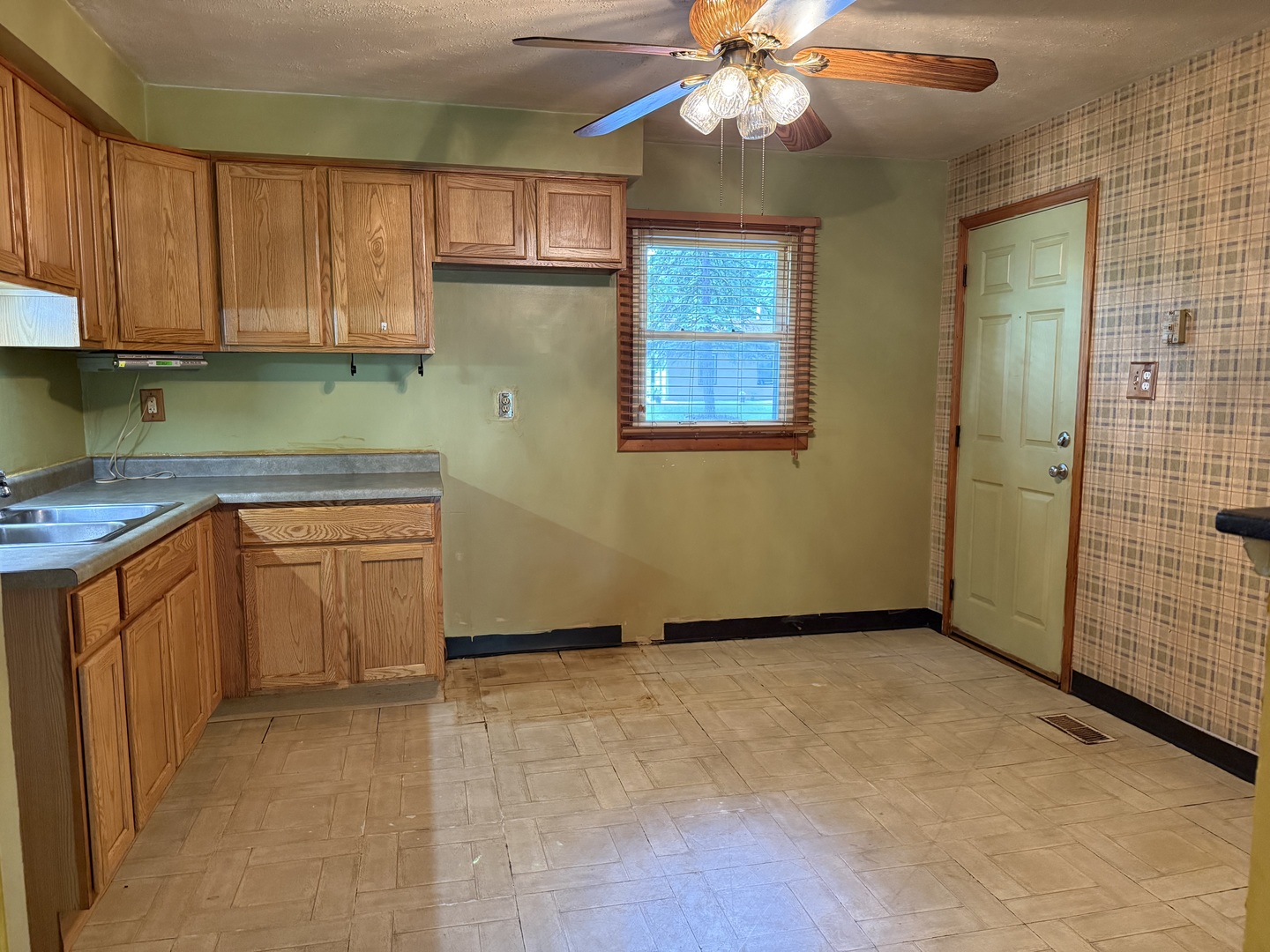 2059 215th Place Property Photo 5