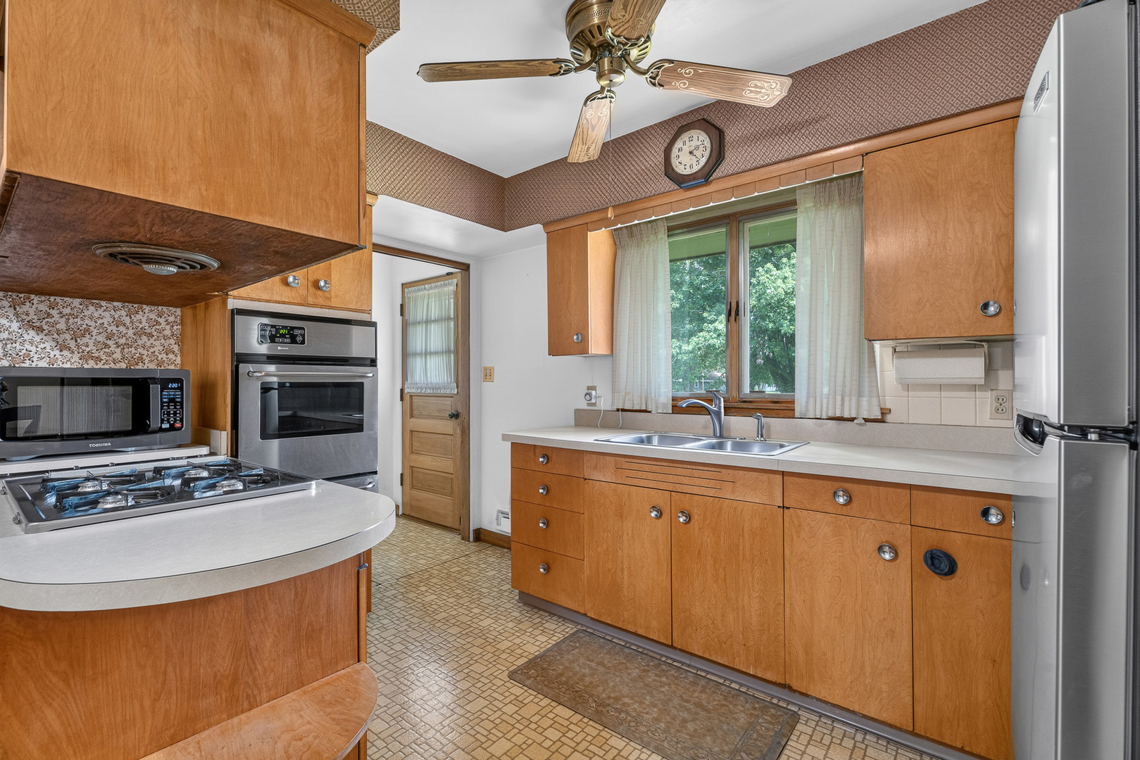 3300 Pinecrest Drive Property Photo 7