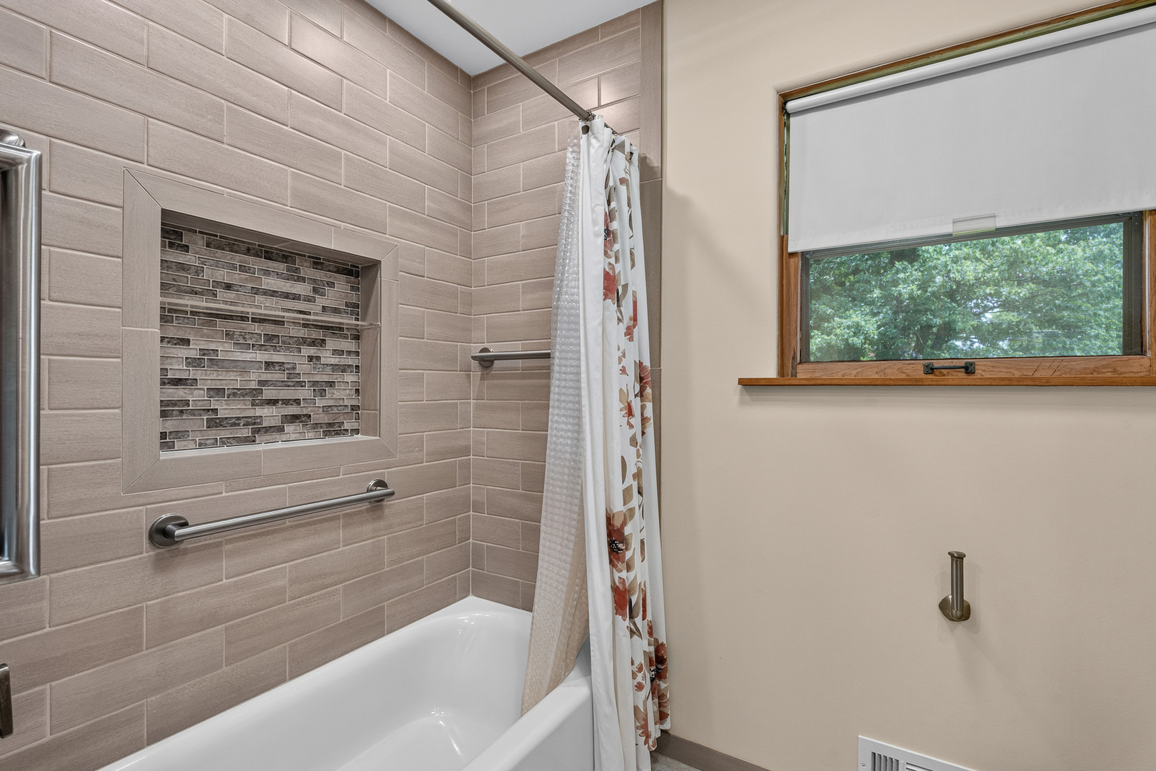 3300 Pinecrest Drive Property Photo 21