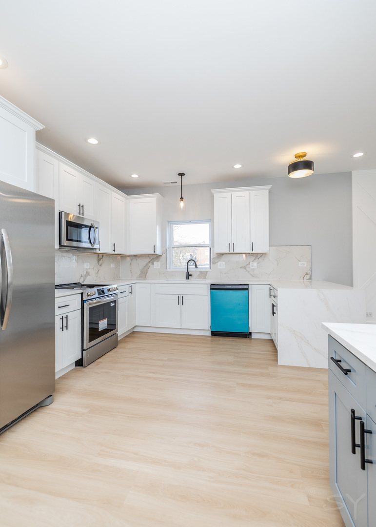 3119 W Flournoy Street Property Photo 6