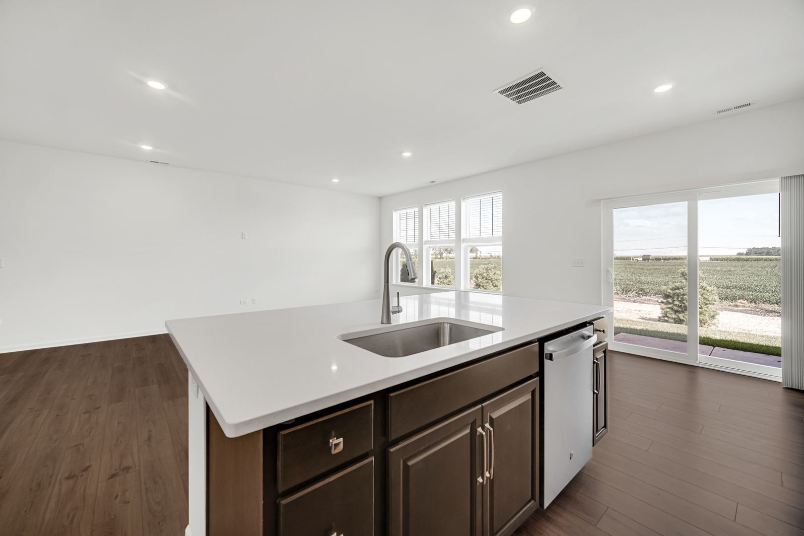 25704 W Wakefield Drive Property Photo 10