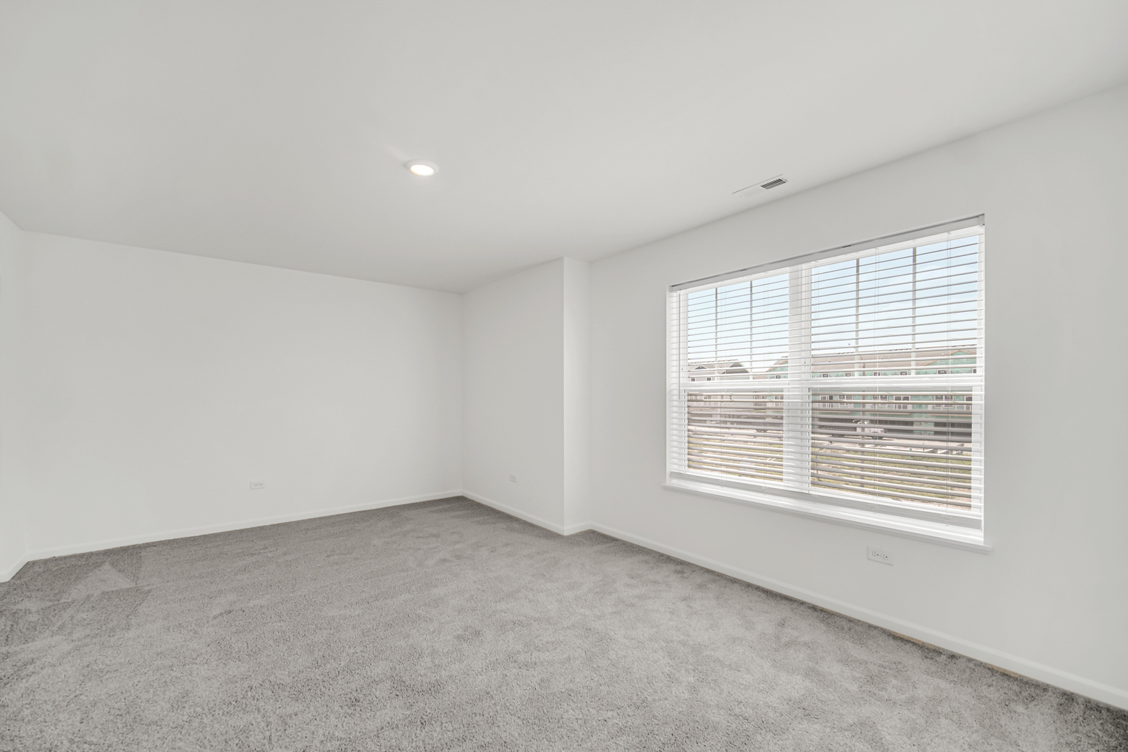 25704 W Wakefield Drive Property Photo 13