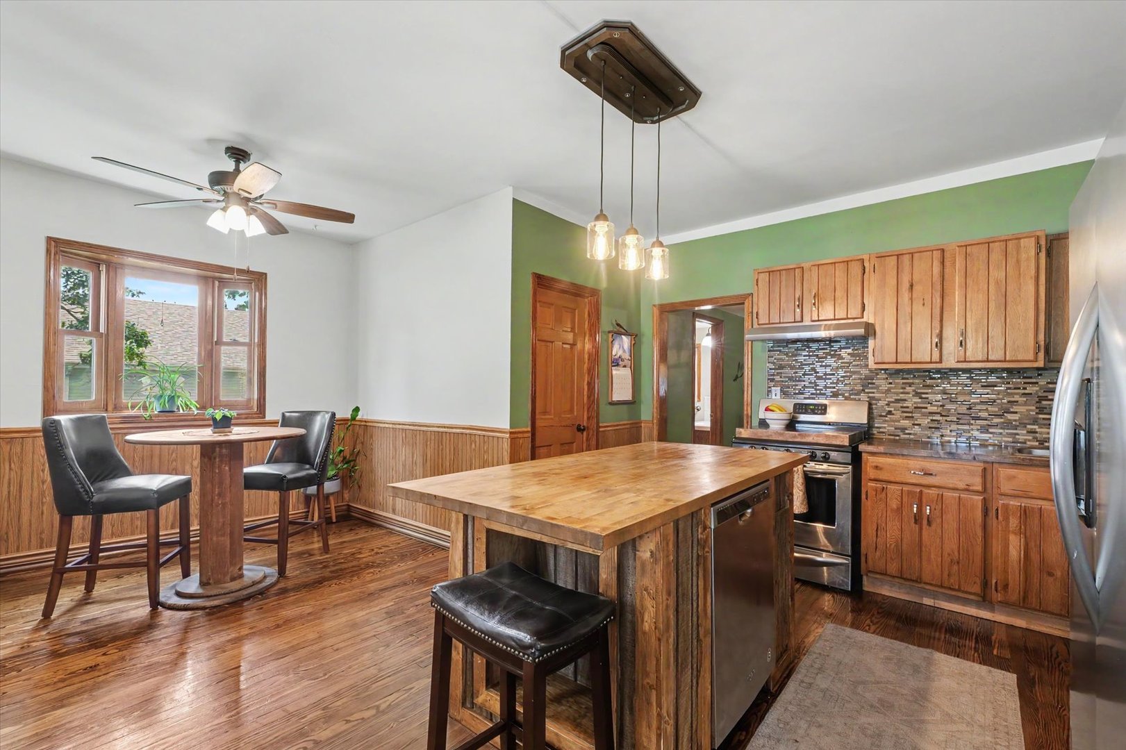 209 E Sangamon Street Property Photo 14