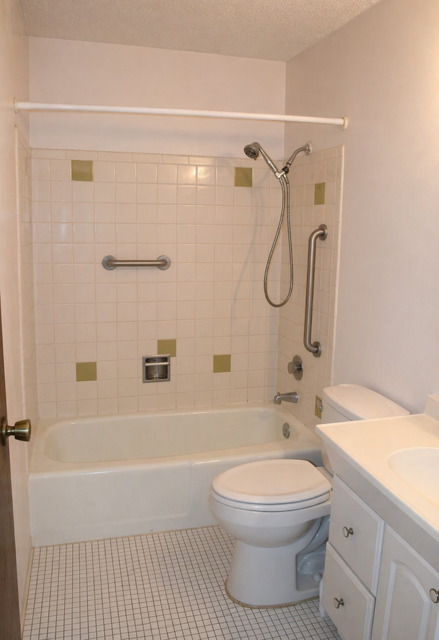 2200 S Stewart Avenue 1c Property Photo 7