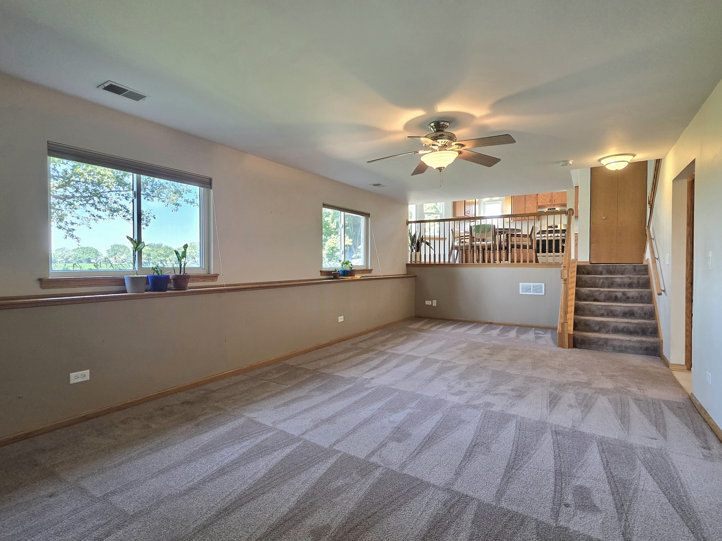 473 Kingston Drive Property Photo 8