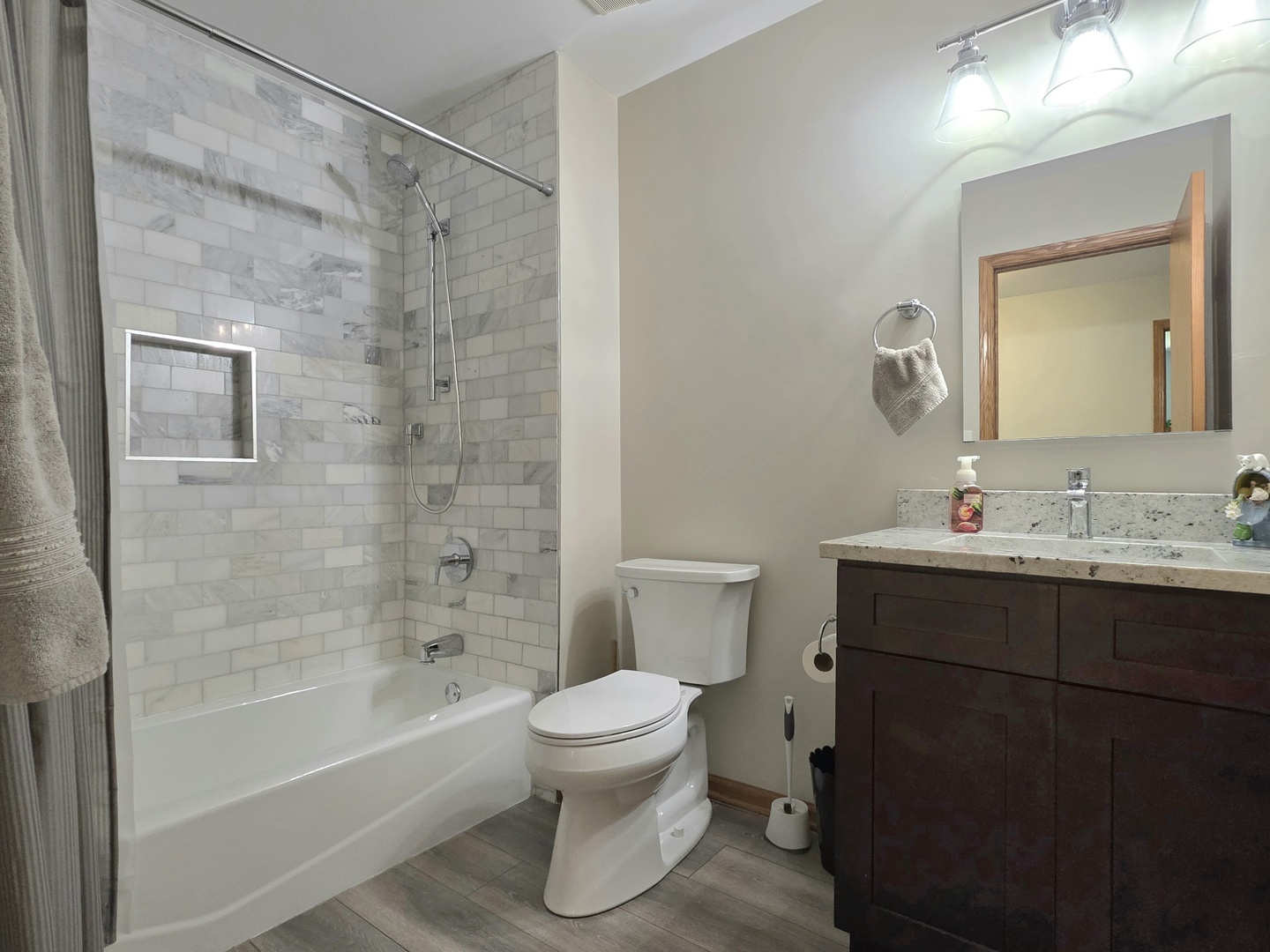 473 Kingston Drive Property Photo 15