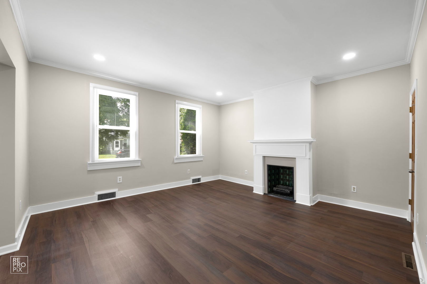 714 E Jackson Street 1 Property Photo 4