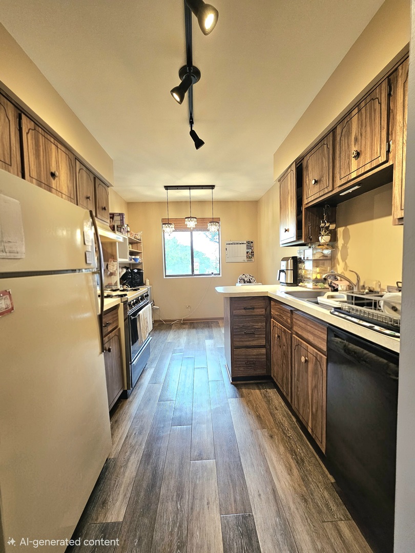 12615 S Central Avenue 308 Property Photo 4