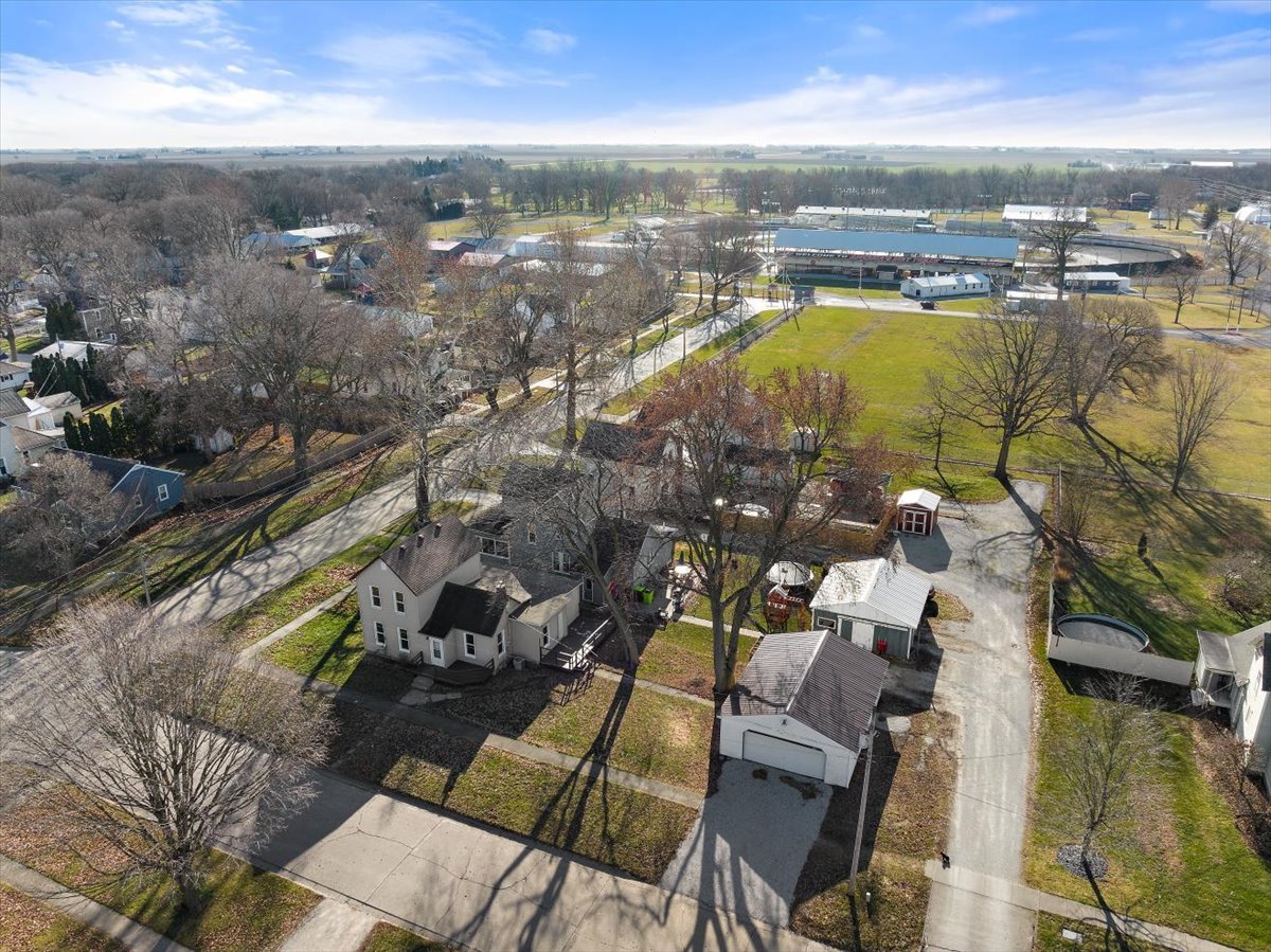 201 W Chestnut Street Property Photo 7