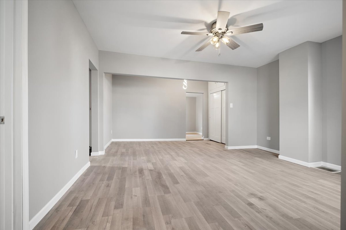 201 W Chestnut Street Property Photo 18