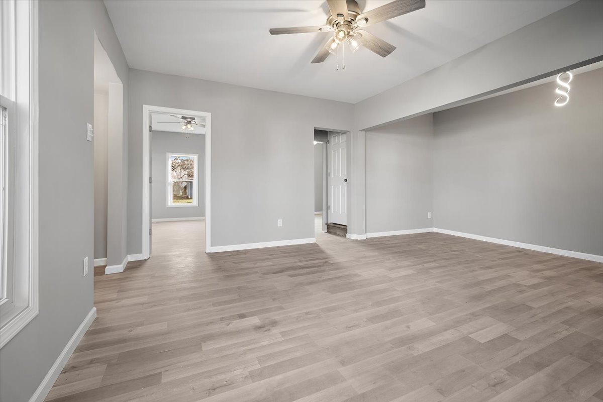 201 W Chestnut Street Property Photo 21