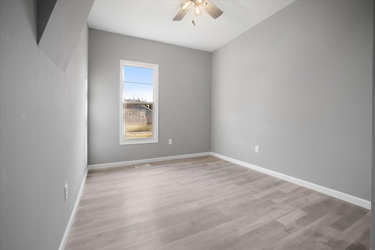 201 W Chestnut Street Property Photo 22