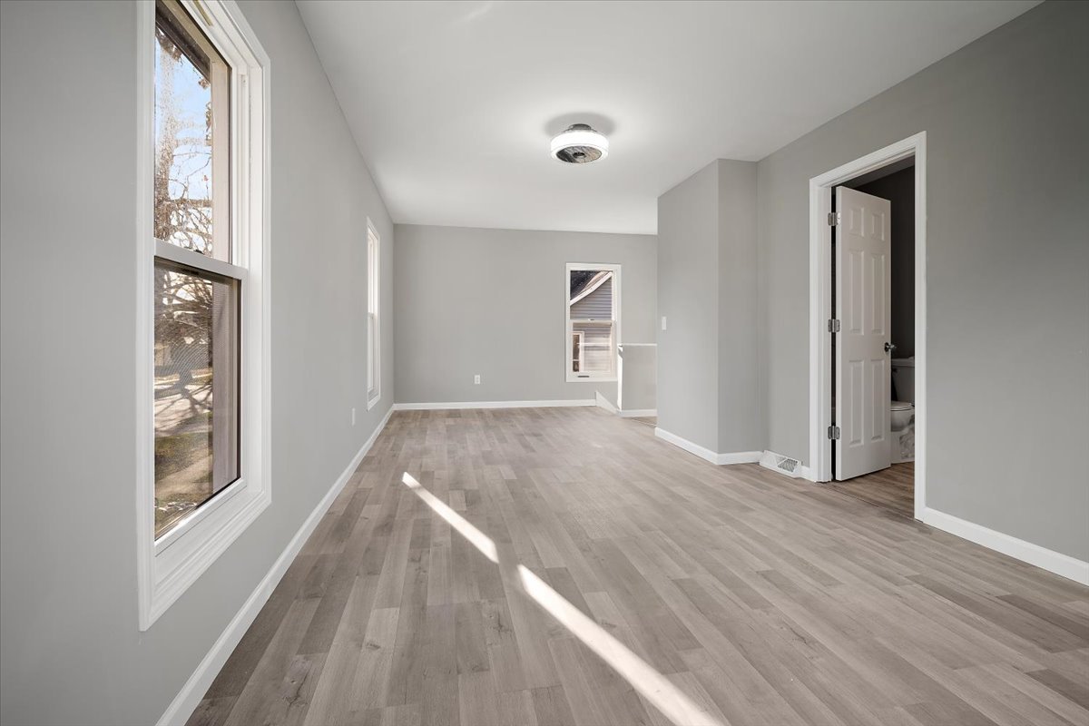 201 W Chestnut Street Property Photo 31