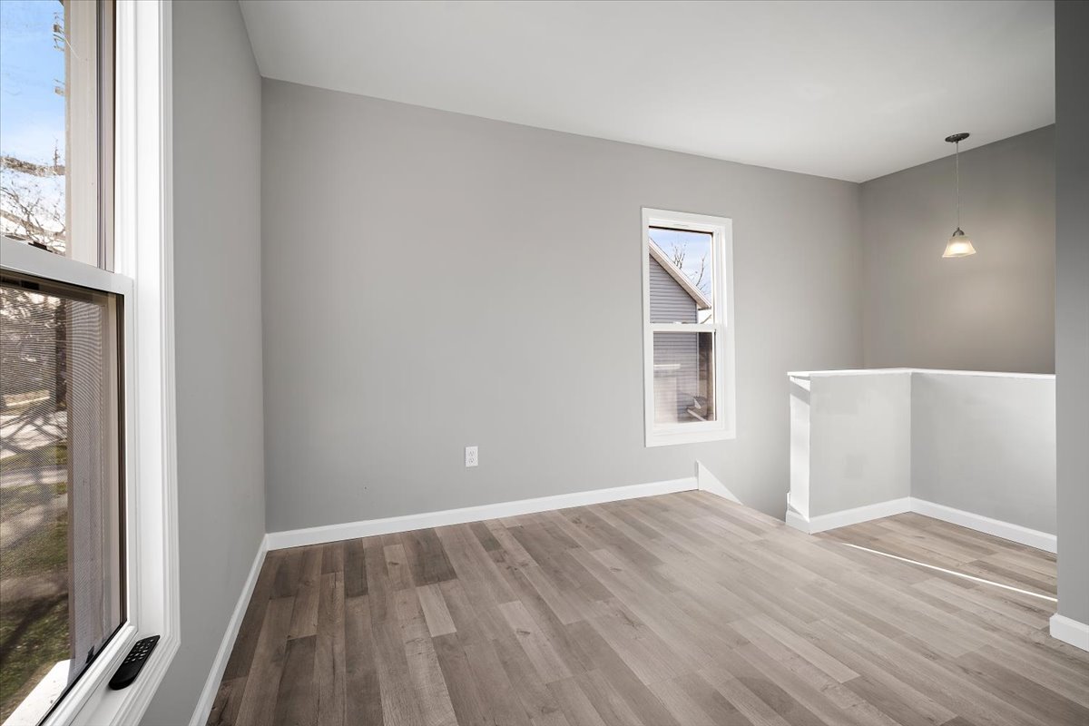 201 W Chestnut Street Property Photo 33