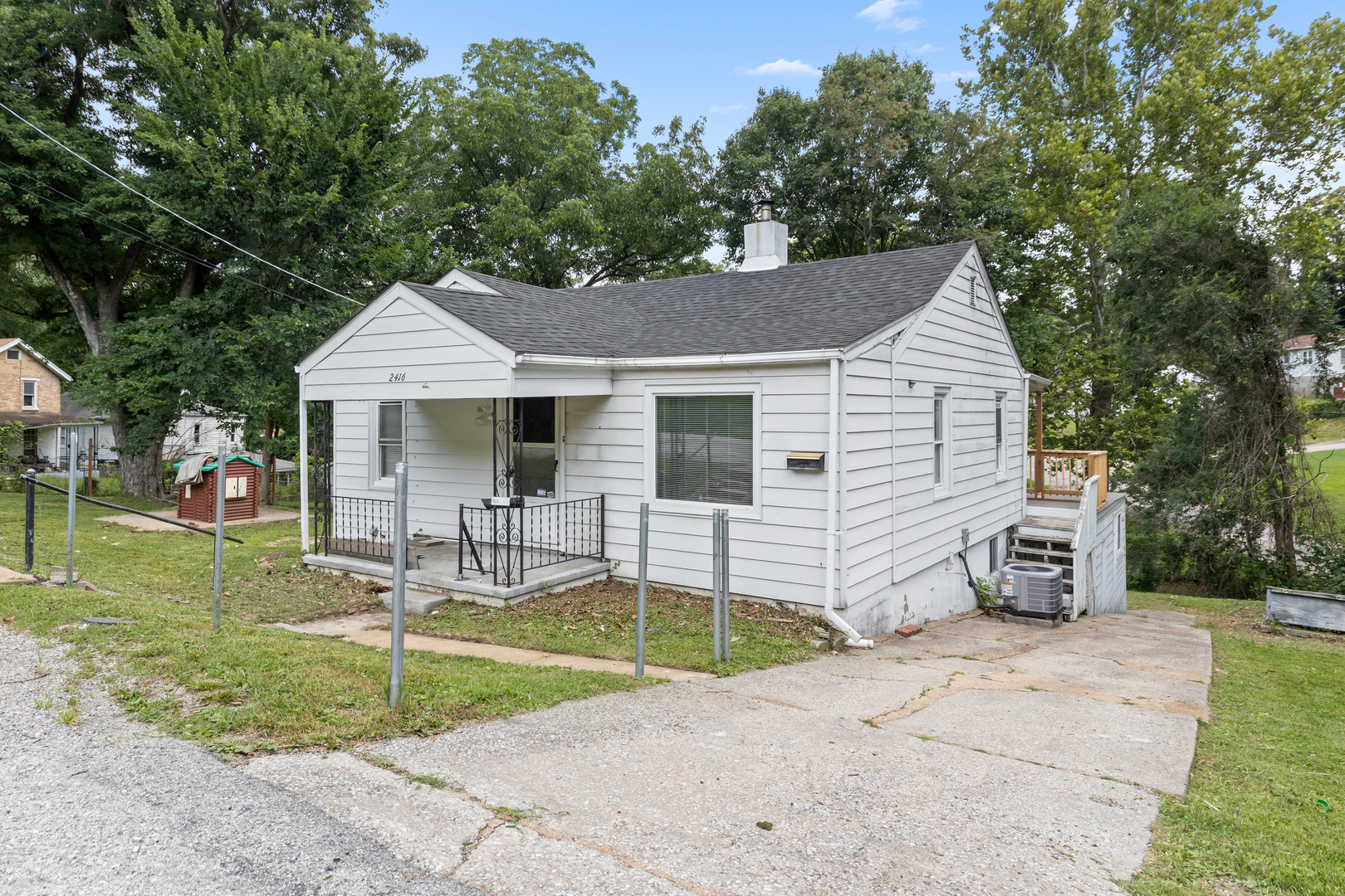 2416 Arthur Street Property Photo 2