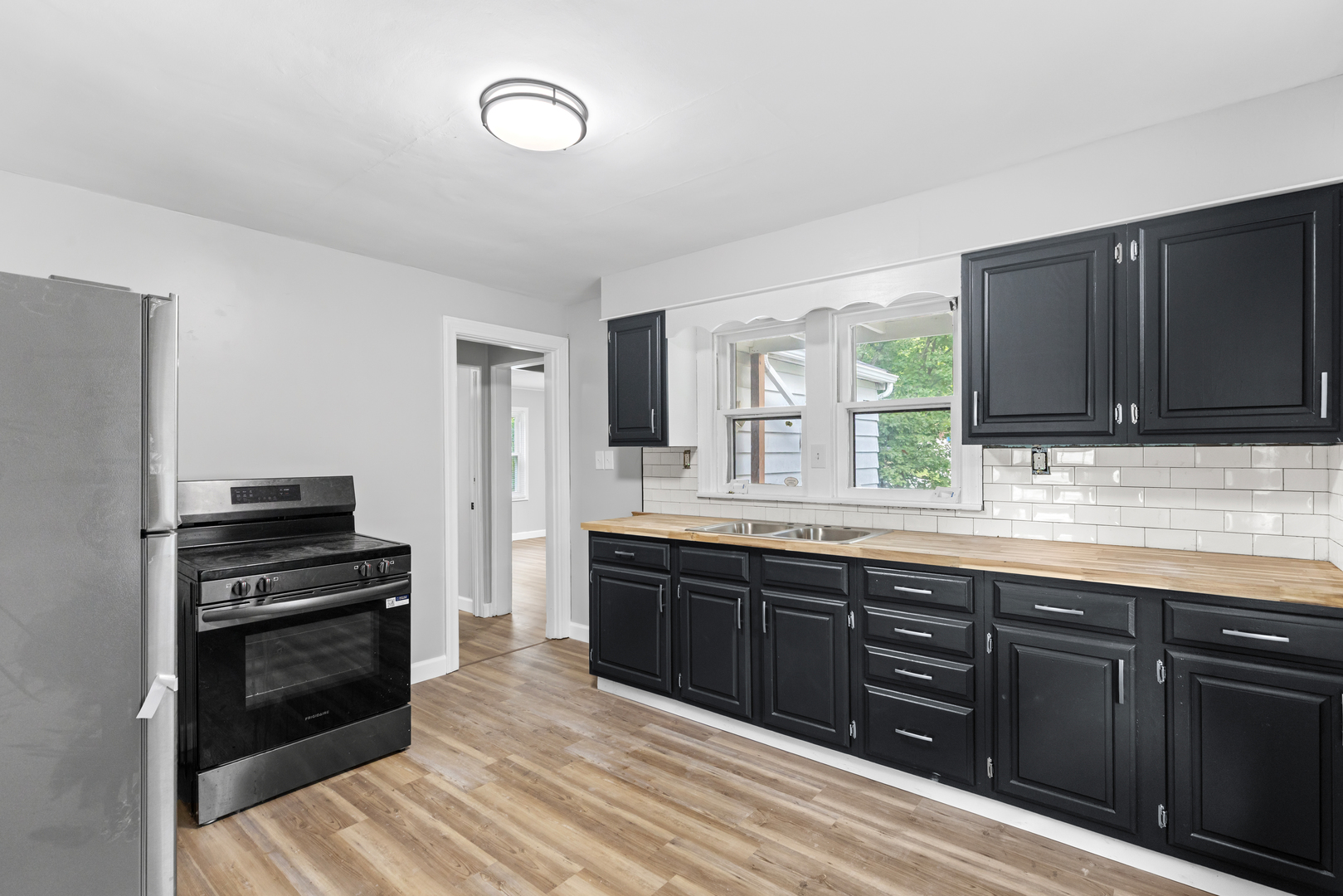 2416 Arthur Street Property Photo 5