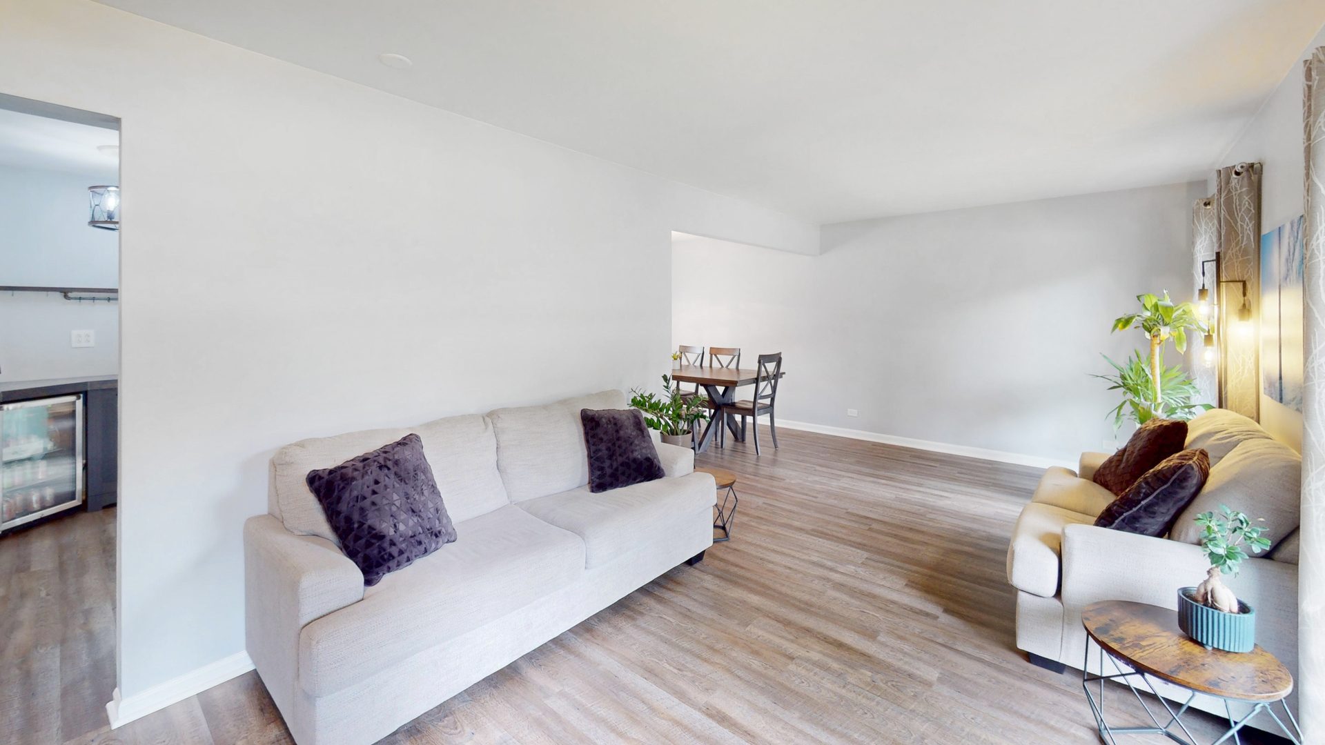 11s556 Book Road Property Photo 4