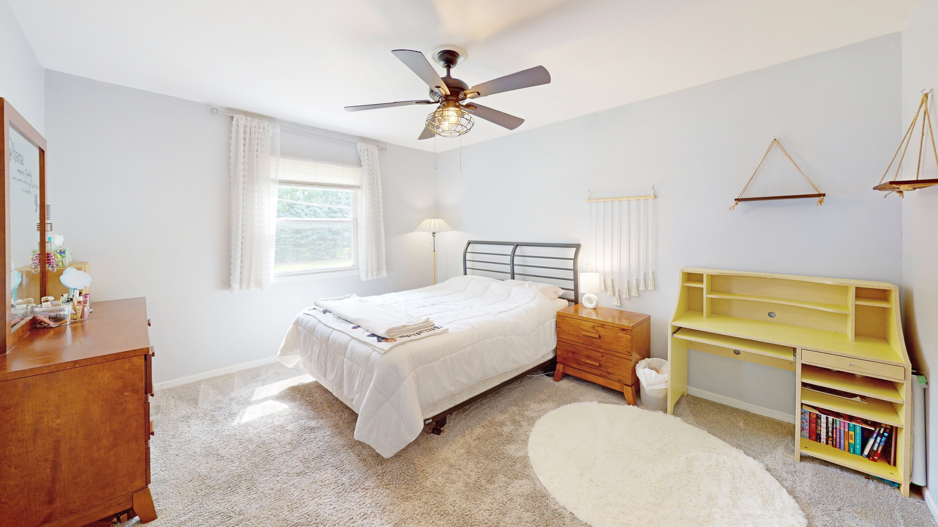 11s556 Book Road Property Photo 16