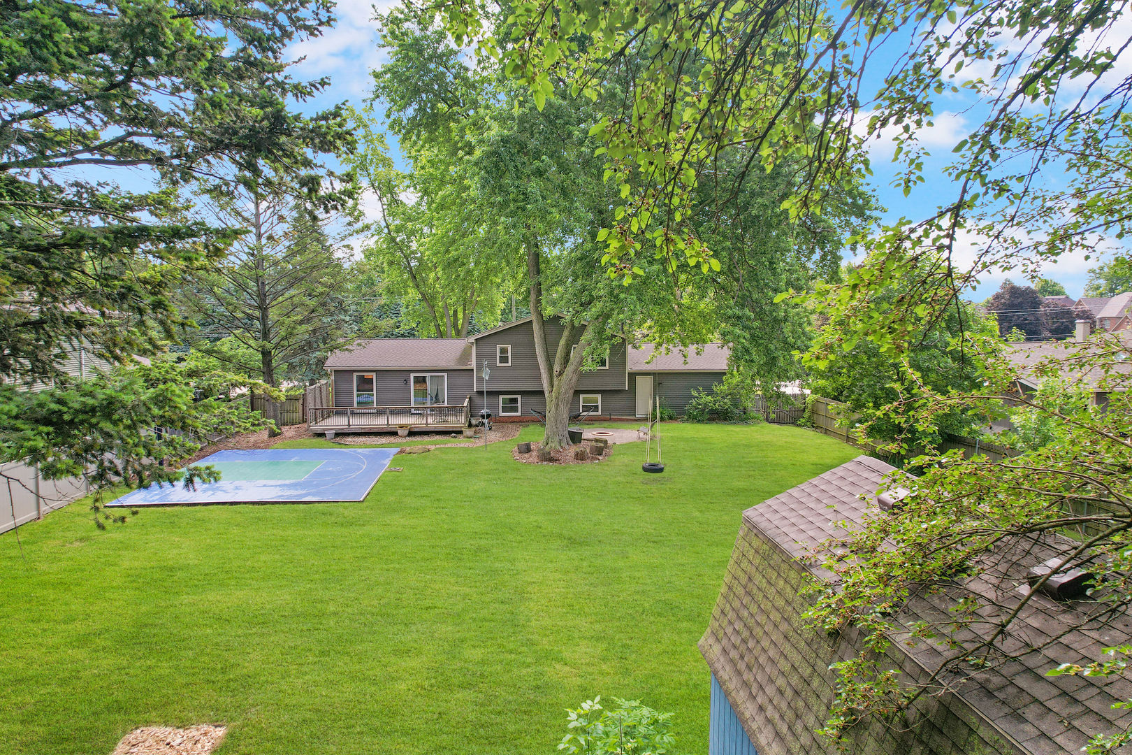 11s556 Book Road Property Photo 27