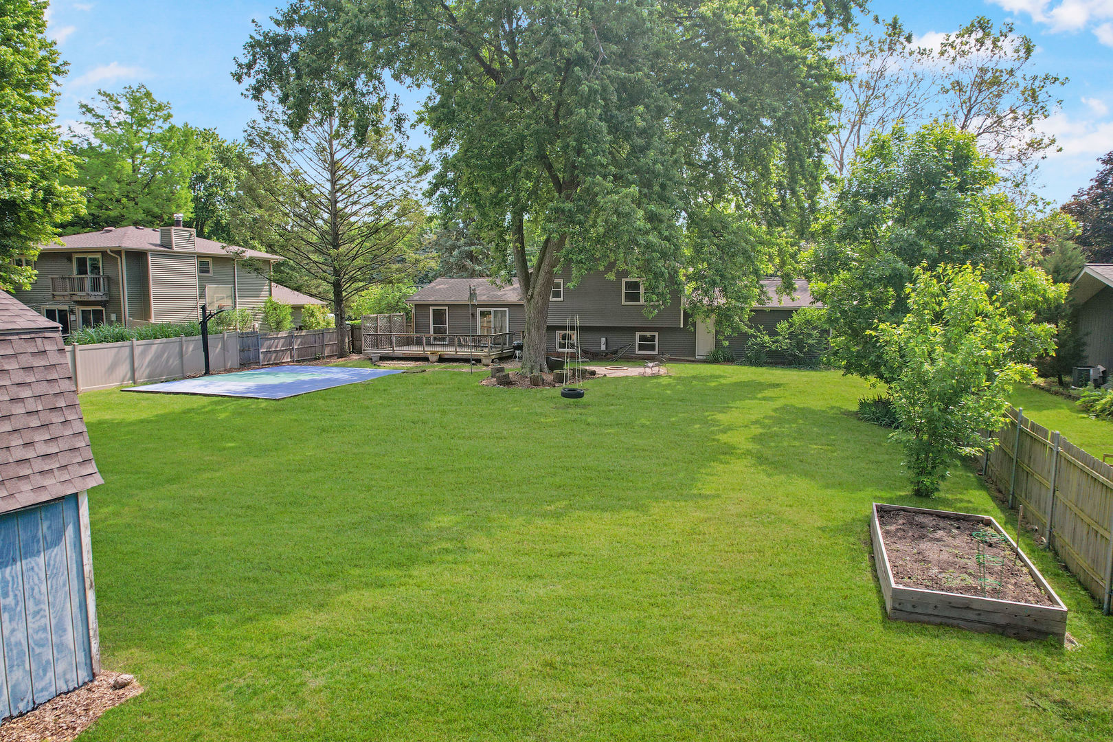 11s556 Book Road Property Photo 28